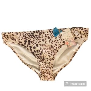 NWT Johnny Was Oksana Animal Print Hipster Bikini Swim Bottoms Large FTTS